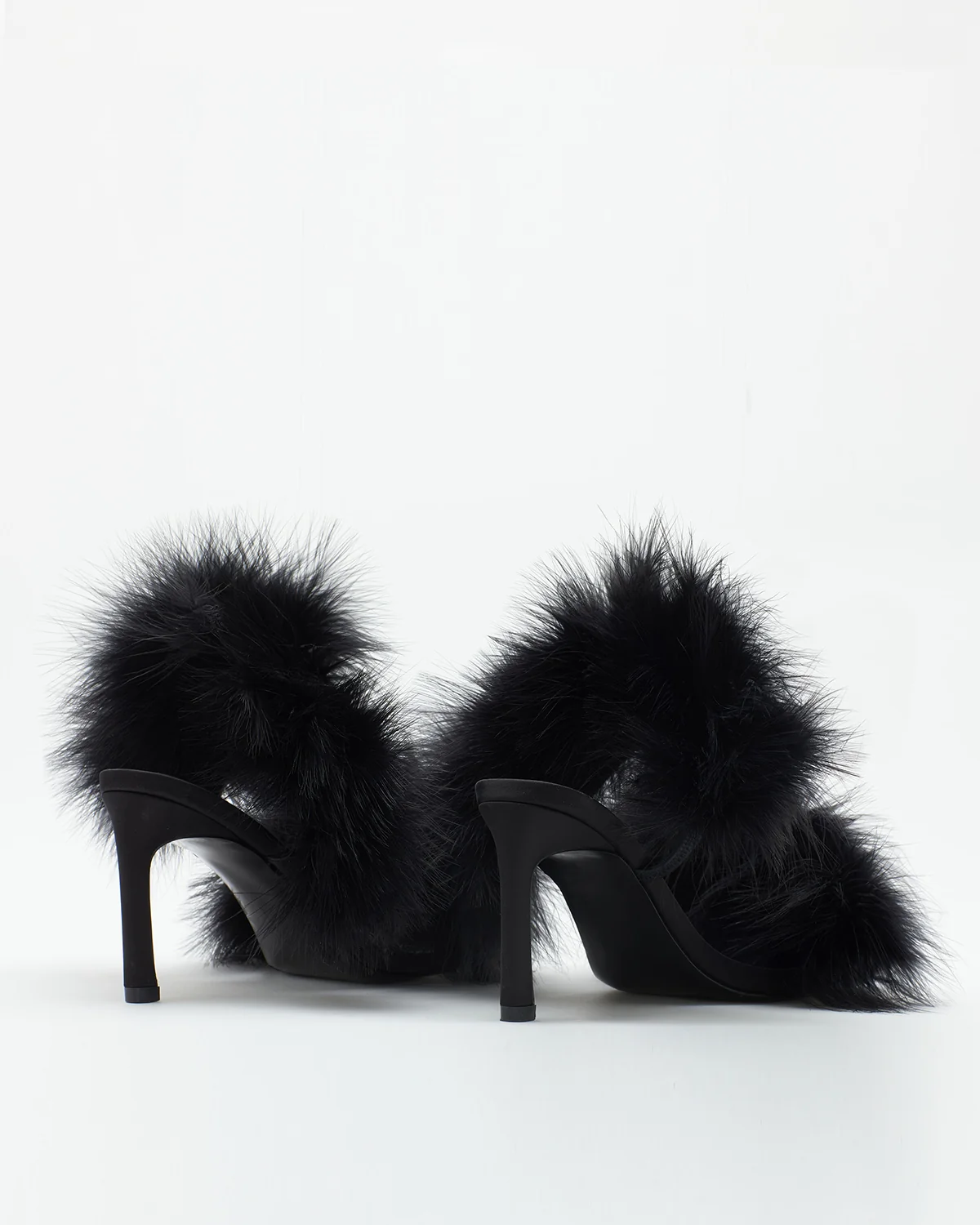 Tina Heel - Image 5